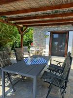 Avra House in Argalasti - B&B Argalastí