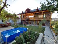 Maysara Homestay, Sentob village - Ferienwohnung Tadzhimi