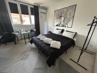 Admiral Lounge Club - Bed and Breakfast Almaty