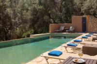 Villa Amoudia - Luxury Villa right on the beach with Private Pool - Bed and Breakfast Sývota