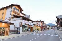 Sunrise Apartments 1 - Modern Retreat Near the Gondola - B&B Bansko