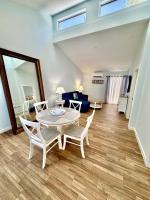 VILLA 3 walk to Beach, Pool, Daily Rentals - B&B Point O'Rocks