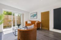 Spacious 3BR Hove Home - Sleeps 8 - Free Parking - B&B Brighton