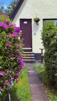 1 Bedroom Cabin with Mountain & Loch Views - Quiet Location between Glencoe & Ben Nevis - B&B Corran