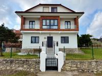 Casa Los Acantilados de Langre con jardín privado y barbacoa - B&B Langre