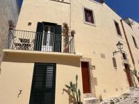 La Torretta - Authentic Historic House with Panoramic Sea-View Terrace in Otranto Old Town - Marea Stays Collection - Bed and Breakfast Otranto