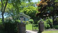 Peaceful 3BR Garden Cottage - Long Island Escape - B&B Coram