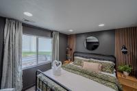 Boutique Basement Suite King Bed Ski Access - B&B Bluffdale