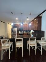 Shalom Suites Apartment - B&B Jersey City