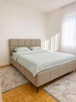 Peja Central Stay - B&B Peja