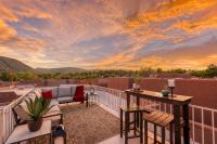 Elevated Zen: Sedona's Rooftop Retreat for 9! - B&B Sedona