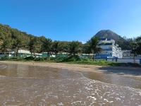 Apartamento Dois Quartos Frente para o Mar e Piscina Village das Ondas - B&B Piúma