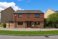 Goldhawk House I Detached I 4 Bedroom I Excellent Location I Driveway Parking I Fast WiFi I Smart TVs I Self-Check-In I By Yoko Property - Chambres d'hôtes Milton Keynes