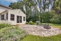 Updated Home Minutes to Downtown and Beach! - Bed and Breakfast Sister Bay