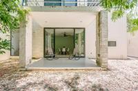 NEW Palmara Home with Pool and Paddle Court Gated - B&B Playa del Carmen