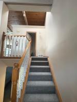 Lovely 2 bdrm Semi-detached - Ferienwohnung Calgary