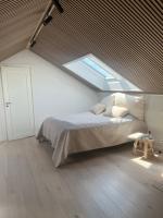Stort lyst rom med adgang til kjøkken og bad - Bed and Breakfast Tønsberg