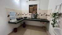 Rosewood Homestay Beltola with Kitchen - Non AC - Chambres d'hôtes Guwahati