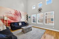 Modern Main Pine Townhome - B&B Houston