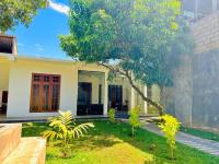 Blue Heaven Guest House Wellawaya - Bed and Breakfast Wellawaya