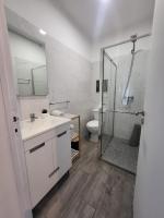 Appartamento con 2 Camere da Letto, Balcone e Vista mare