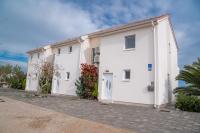 Beachfront Reiterer Villa V3 with Jacuzzi 30 meters from the Beach - CROWONDER LUXURY RENT - Chambres d'hôtes Privlaka