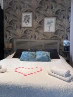 Villa LCP Suite Romantique Nature avec Jacuzzi, Sauna & Hammam, Massage & Petit-Déjeuner en supplément - B&B Lorgues
