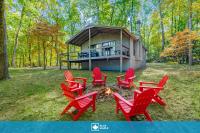 Spacious w Hot Tub, Fire Pit, Deck, Grill and WiFi - Ferienwohnung Hedgesville
