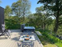 Cadderlie Cabin - Luxury Woodland Escape with Hot Tub Near Oban - Bed and Breakfast Oban