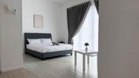 Modern European Terrace House for Family Stay with Free WiFi & Netflix near Taiping Lake Garden Zoo - Chambres d'hôtes Taiping