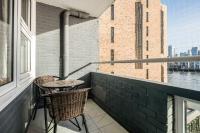 Riverside 3-bed Apartment - Free Parking - Sleeps 8 - Stunning Thames River View - Bed and Breakfast Londen