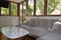 Large garden apartment, central Hove near beach - B&B Brighton