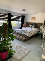 Jenga Garden Sanctuary Minutes to Bath And BRS - Ferienwohnung Farmborough