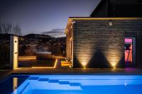 Luxury "Villa Bergen" Private Pool, Gym, Sauna, Hot Tub, 10 Minutes from City Centre - Chambres d'hôtes Bergen