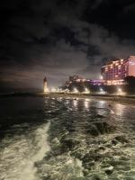 Umhlanga Beachfront 2-Bedroom Apartment with Pool & Ocean Views - B&B Durban