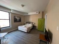 Bauer Guesthouse - Bed and Breakfast Toronto