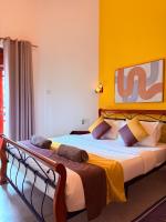 Deluxe Double Room with Free 24 hours Check-in & Check-out
