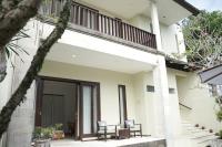 Roberto Villa, just a short scooter ride to Padang Padang and Bingin Beach - B&B Uluwatu