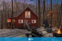 Fireplace, Fire Pit, Deck, WiFi & Pool Access - B&B Hedgesville