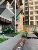 Tayastay - High Floor 2BR Apt with Pool View - Near VSIP & Mall - Bed and Breakfast Bình Hòa