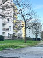 Spacieux T3 - lumineux - île de Nantes & centre ville avec terrasse et parking - B&B Nantes