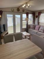 Sunset View - with view of the lighthouse and a shower and bath - Bed and Breakfast Lossiemouth
