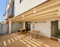City Explorer Base 3BR&2 Floors&Walk to Mall & Airport Transit - B&B Perth