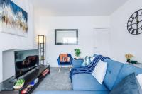 CentralPool TableSmartTVCentral PS4Quays - B&B Manchester