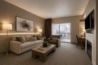 Family Suite at Platinum Hotel Balcony STRIP and Pool View - B&B Las Vegas