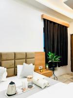 Mandir Darshan Ap palace-Comfortable Room#80 Meter From Temple#Premium Service with Highly Decorated Room - B&B Varanasi