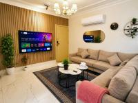 Three Rooms Family Apartment in Heart of Olaya - Chambres d'hôtes Khobar