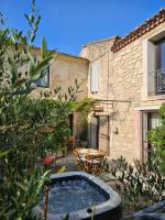 Un air de vignes, jacuzzi privatif, centre maussane - Bed and Breakfast Maussane-les-Alpilles