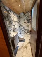 Dreibettzimmer mit eigenem Bad