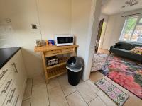 EMA Kegworth 3 bedrooms house 4 beds- private drive way - B&B Kegworth